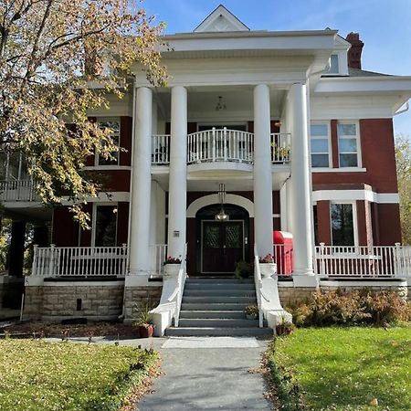 The Columns Bed & Breakfast Winnipeg Luaran gambar